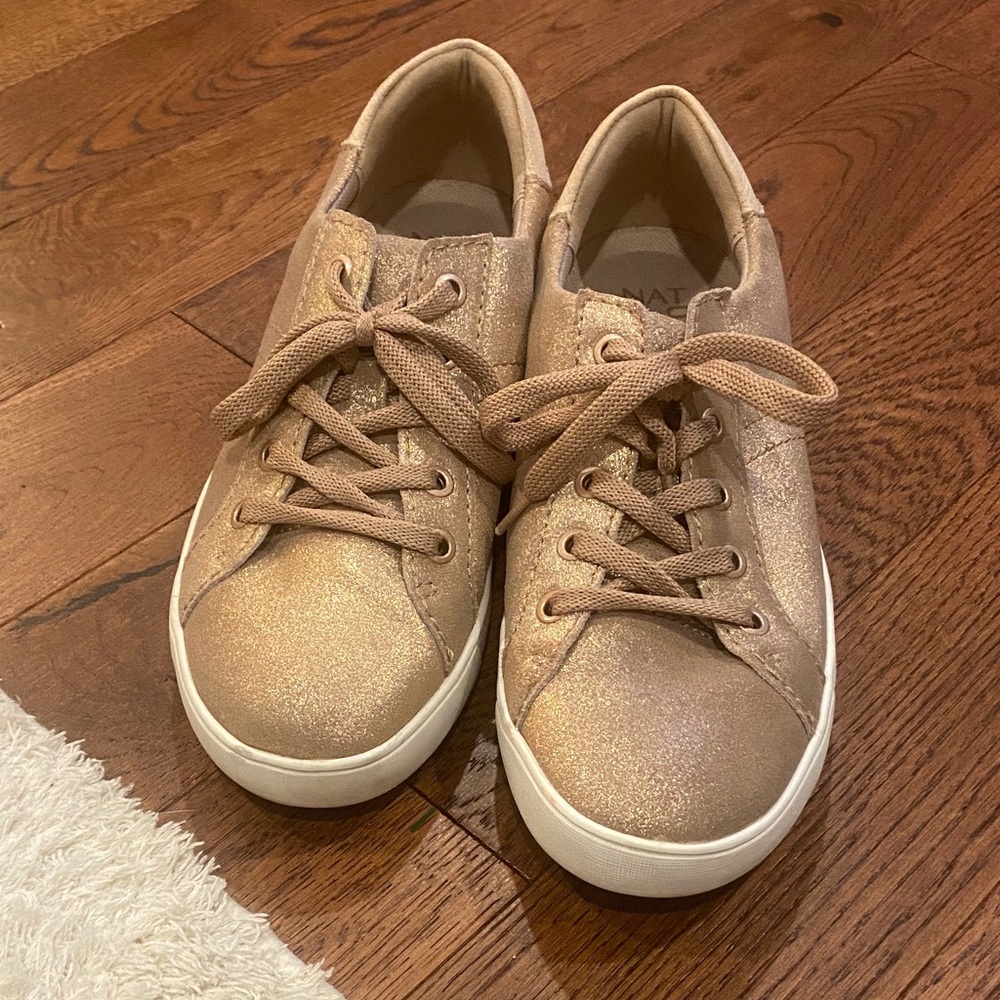 Naturalizer Morrison Shimmering Rosegold color Sneakers